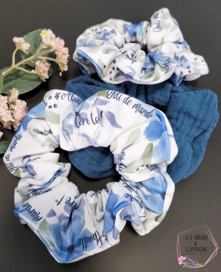 Chouchou non censuré fleurs bleu